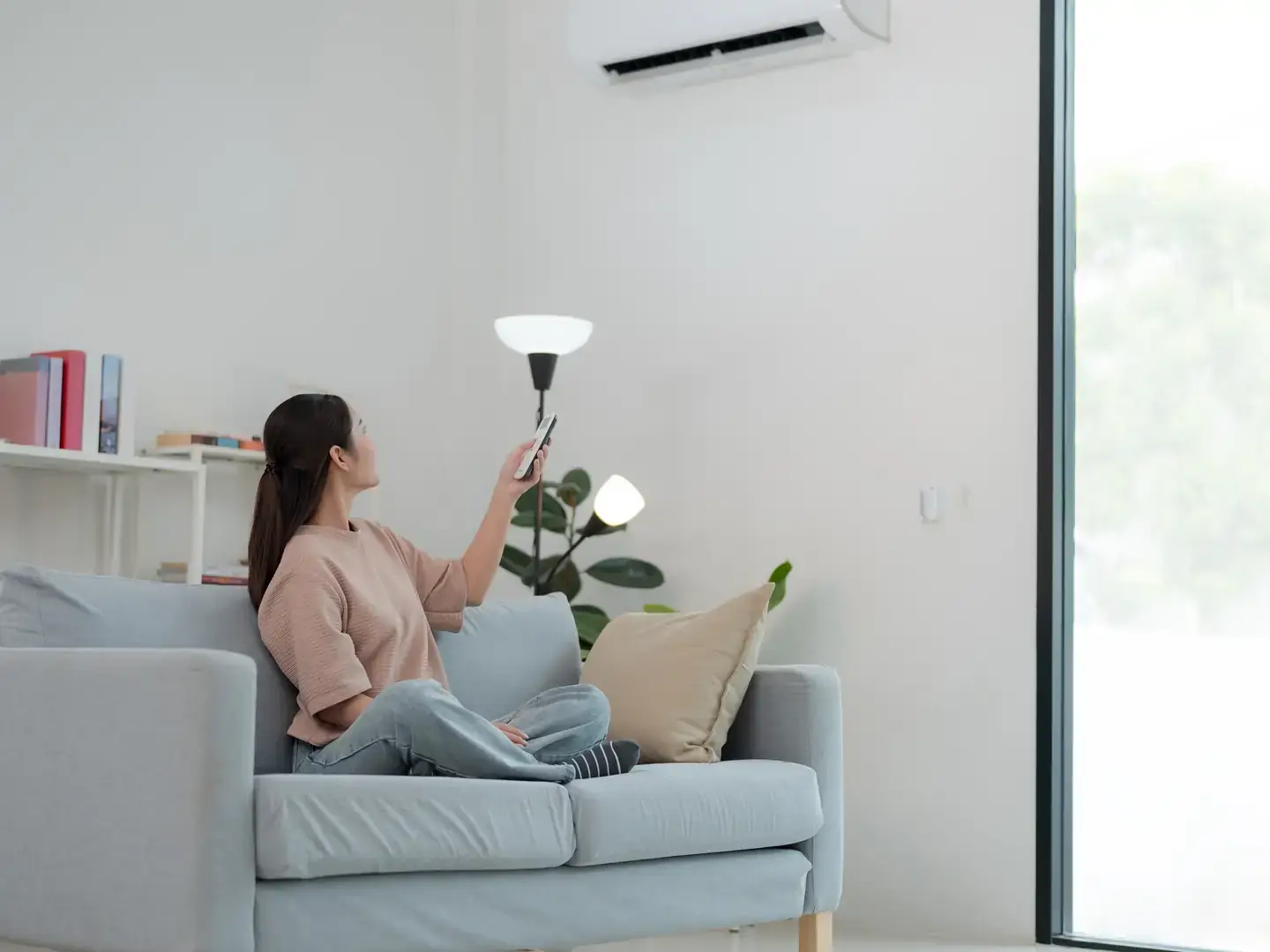 Séjour lumineux et climatisé d'une maison de la Croix-des-Gardes